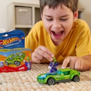 Hot Wheels Mega‎ Construx HW40 Car & Alien Figure – Build, Race & Imagine!